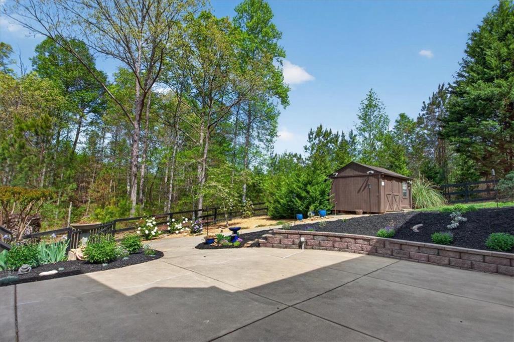 207 Oakwind Court Canton, GA 30114 - Photo 8 of 42