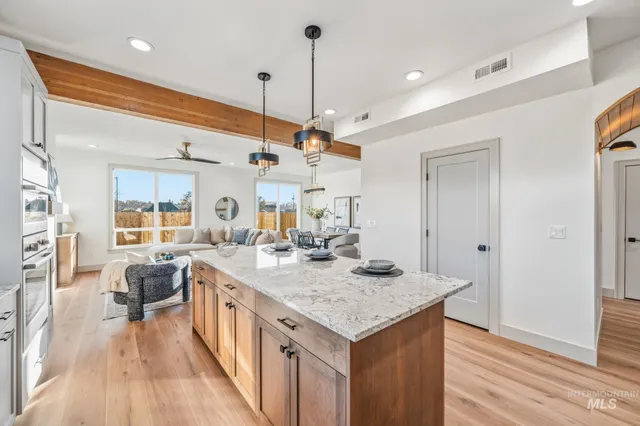 $934,900 | 5273 N River, Garden City, ID 83714