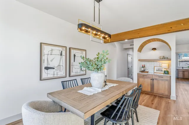 $934,900 | 5273 N River, Garden City, ID 83714