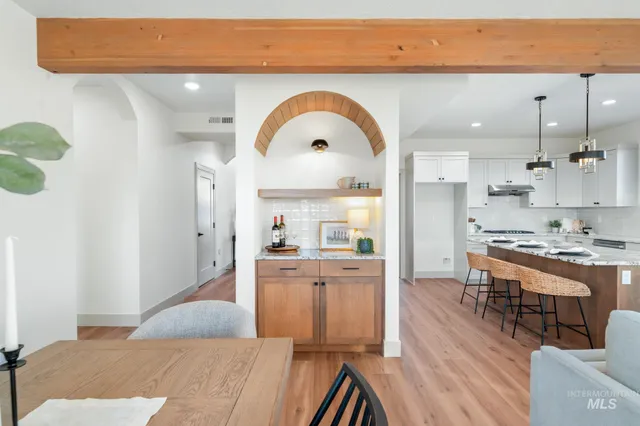 $934,900 | 5273 N River, Garden City, ID 83714