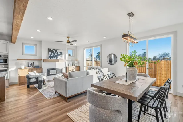 $934,900 | 5273 N River, Garden City, ID 83714