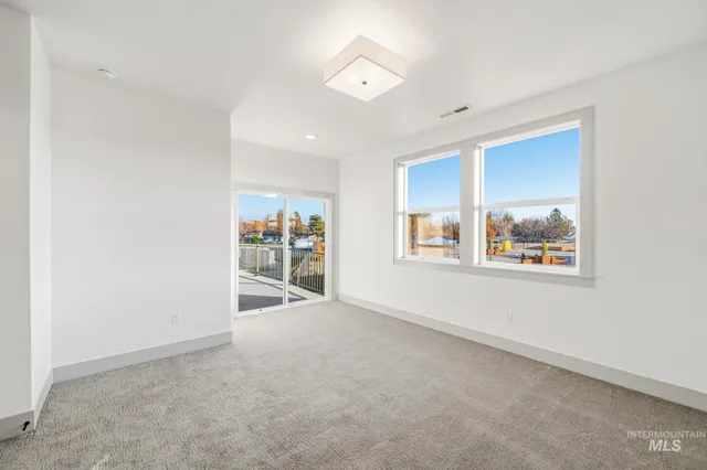 $934,900 | 5273 N River, Garden City, ID 83714