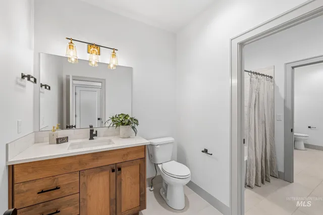 $934,900 | 5273 N River, Garden City, ID 83714