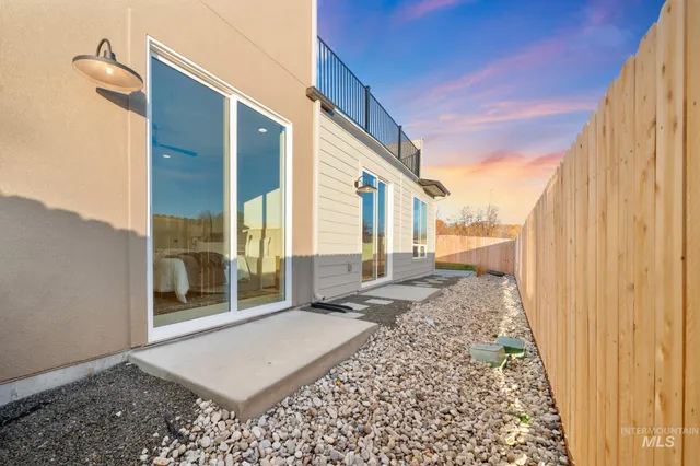 $934,900 | 5273 N River, Garden City, ID 83714