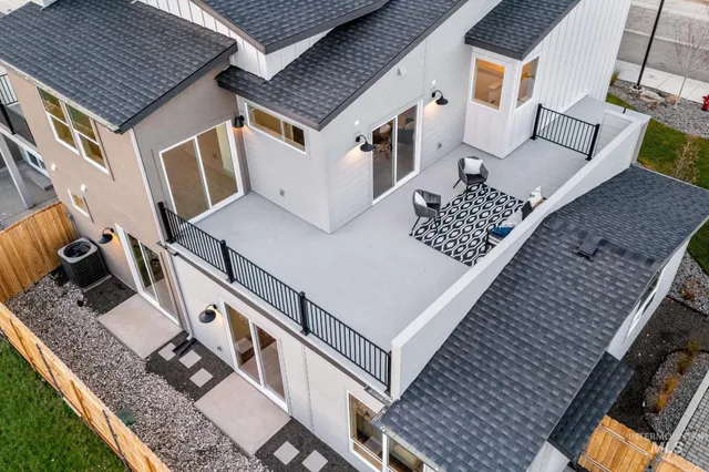 $934,900 | 5273 N River, Garden City, ID 83714