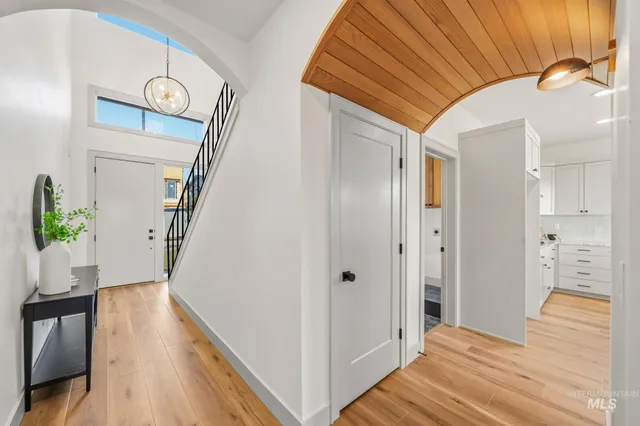 $934,900 | 5273 N River, Garden City, ID 83714