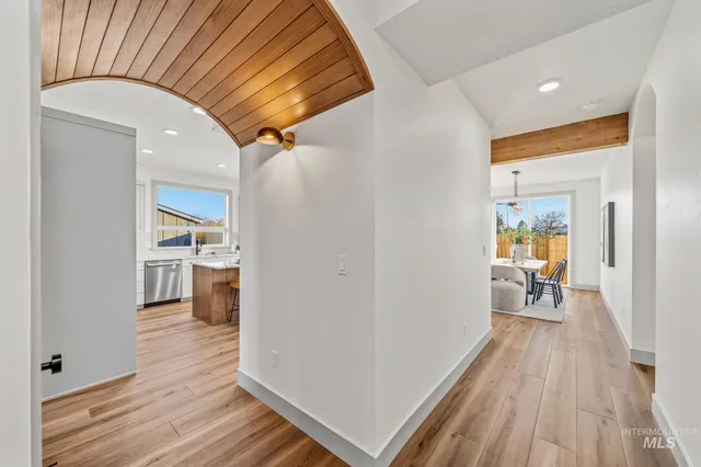 $934,900 | 5273 N River, Garden City, ID 83714