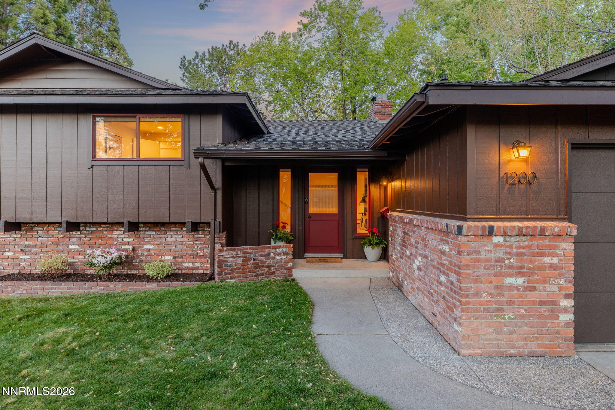 1200 Joshua Drive Reno, NV 89509 - Photo 3 of 40 46-web-or-mls-1200 Joshua Twilight-4