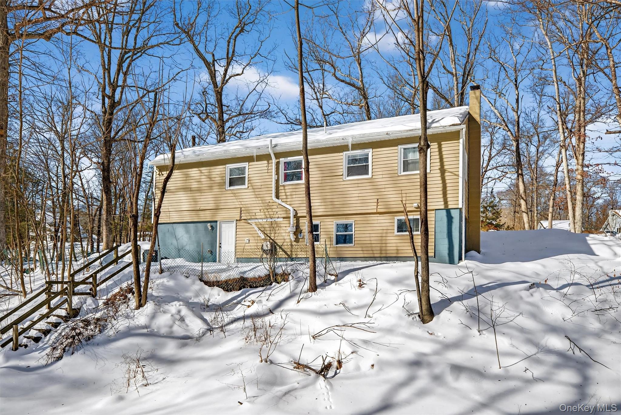 51 East Green Road Rock Tavern, NY 12575 - Photo 38 of 43 a backyard of a house with yard and outdoor seating