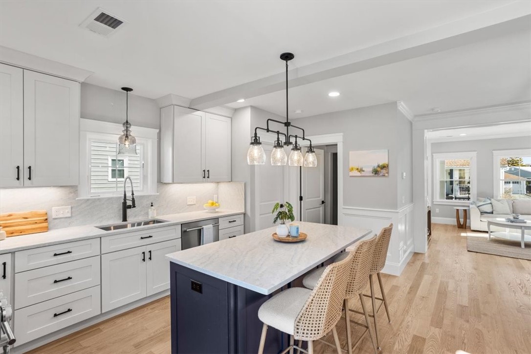 9 Whitwell Place Newport, RI 02840 - Photo 12 of 42