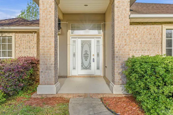 a view of a entryway of the house