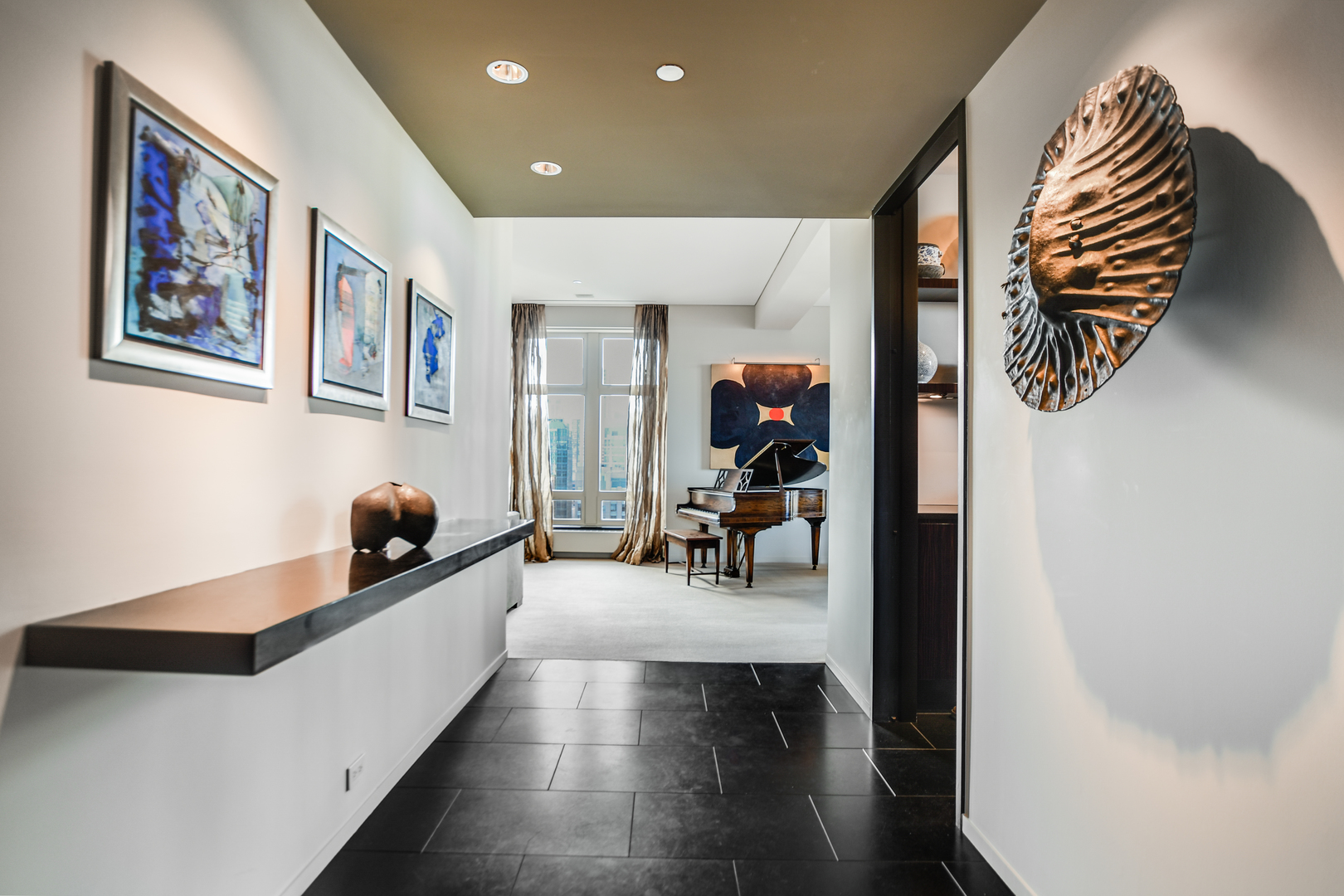 680 North Lake Shore Drive, Unit 2300 Chicago, IL 60611 - Photo 4 of 39