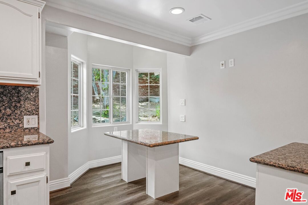 23248 County Line Road Chatsworth, CA 91311 - Photo 3 of 20