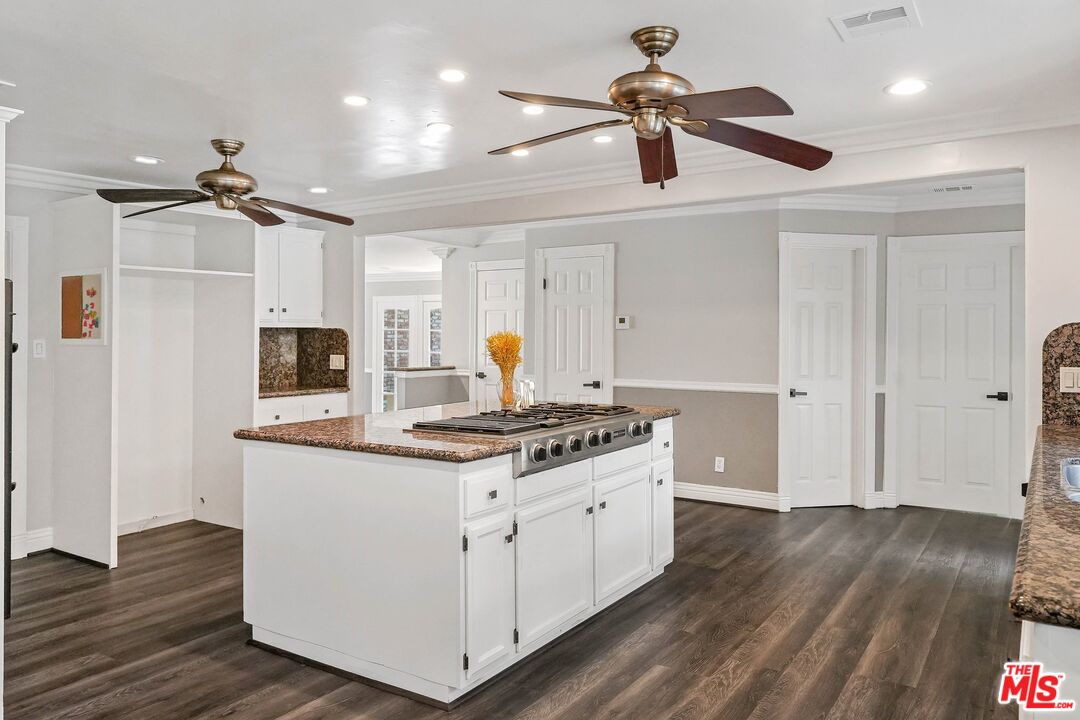 23248 County Line Road Chatsworth, CA 91311 - Photo 4 of 20