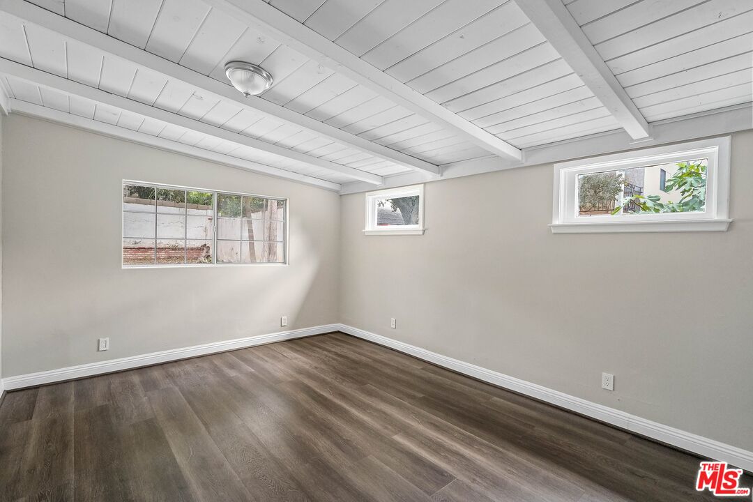 23248 County Line Road Chatsworth, CA 91311 - Photo 9 of 20