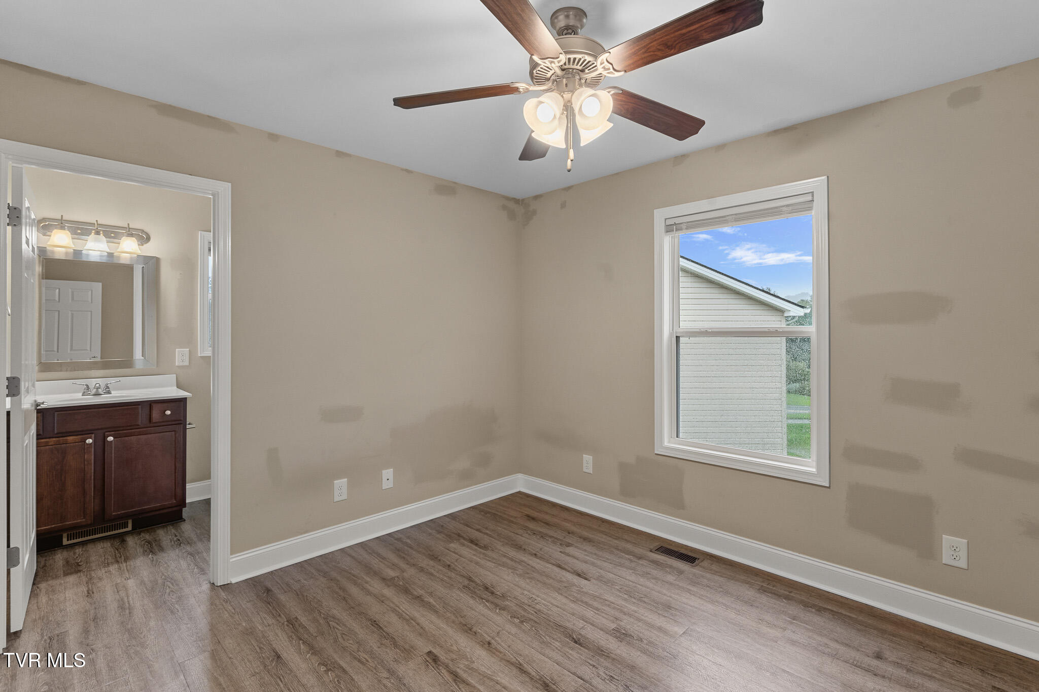2927 Watauga Road, Unit 3 Johnson City, TN 37601 - Photo 15 of 19 Watauga u3 12
