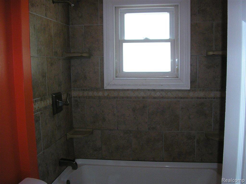 2560 Alger Road Port Huron, MI 48060 - Photo 10 of 12 P5160017.JPG