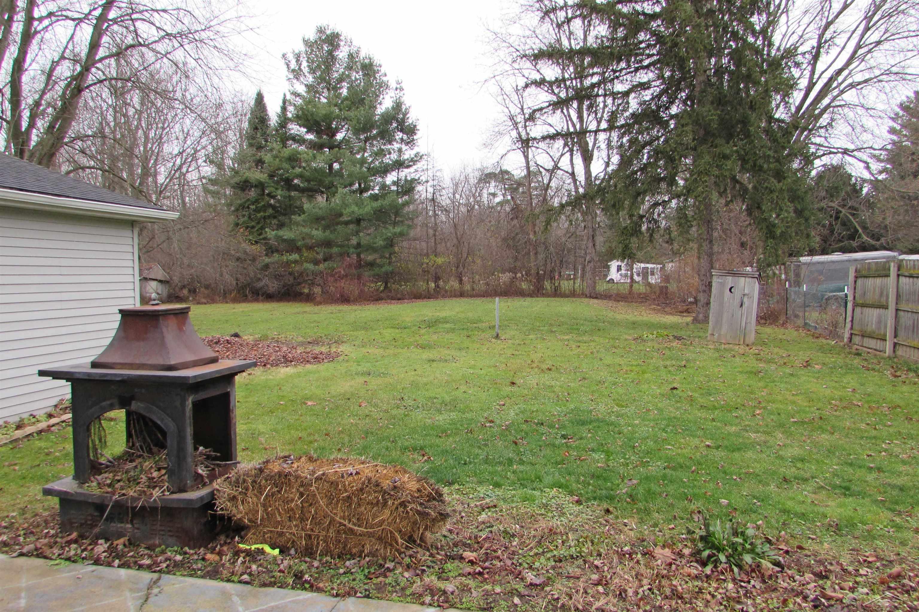 6060 Sheridan Road Saginaw, MI 48601 - Photo 6 of 29 50162832-559f5f40-bd15-4a89-afc6-05ce4e1d4a46.JPG