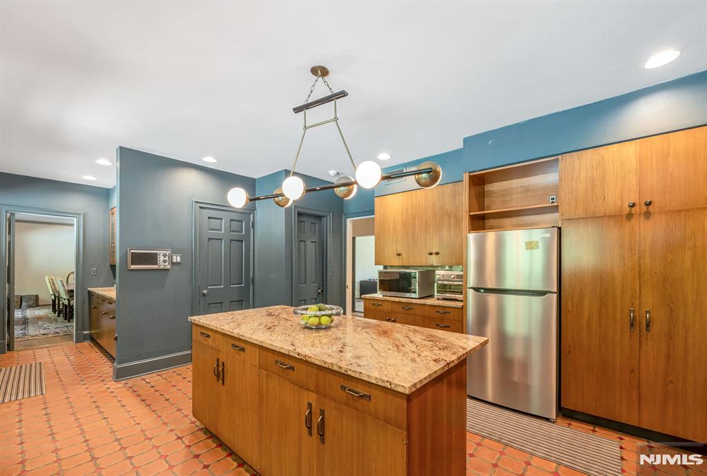 681 Closter Dock Road Closter, NJ 07624 - Photo 11 of 40