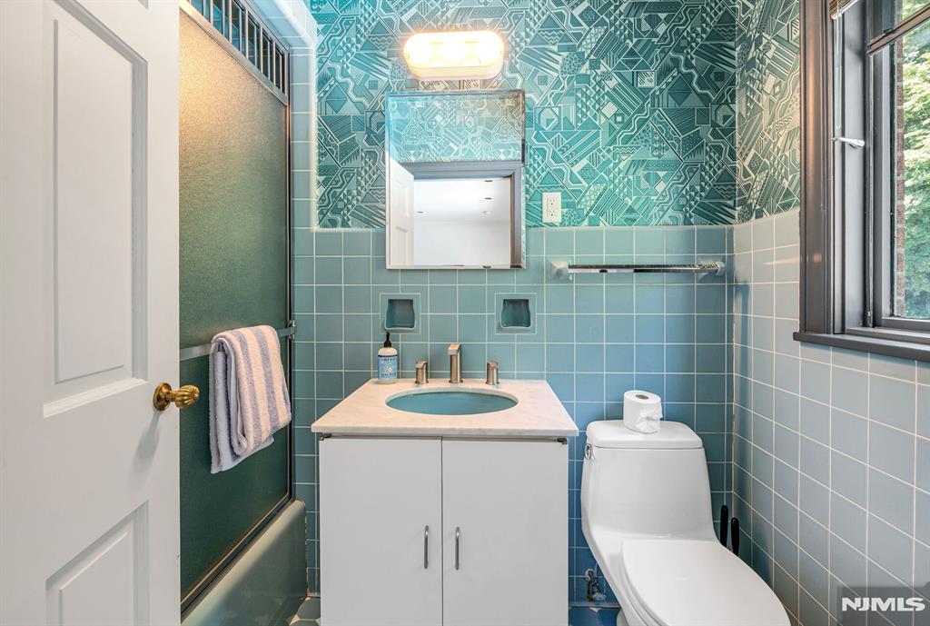 681 Closter Dock Road Closter, NJ 07624 - Photo 24 of 40