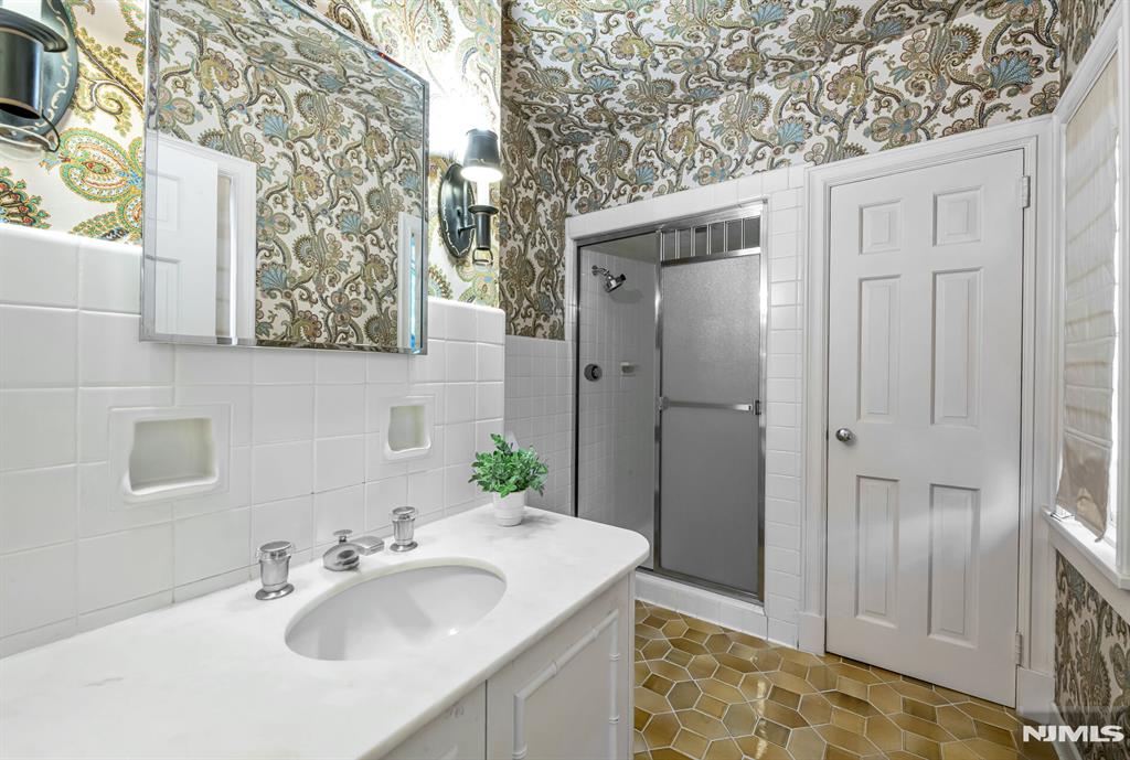 681 Closter Dock Road Closter, NJ 07624 - Photo 28 of 40