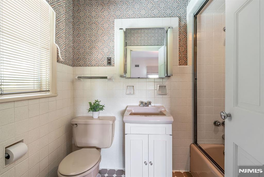 681 Closter Dock Road Closter, NJ 07624 - Photo 30 of 40