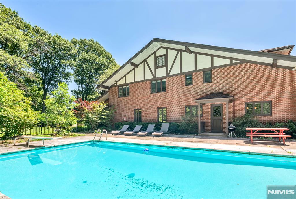 681 Closter Dock Road Closter, NJ 07624 - Photo 31 of 40