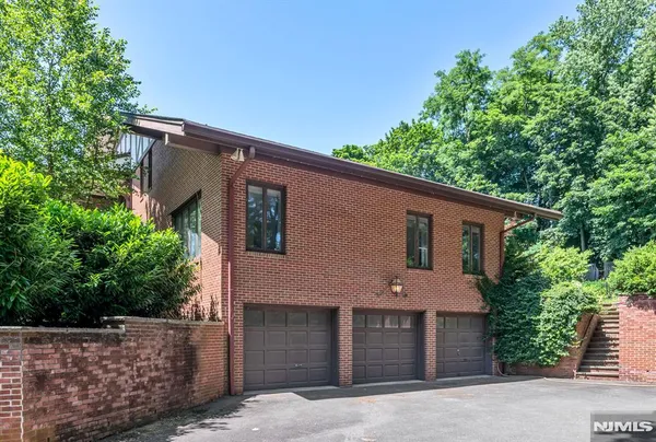 $15,000 | 681 Closter Dock Road, Closter, NJ 07624