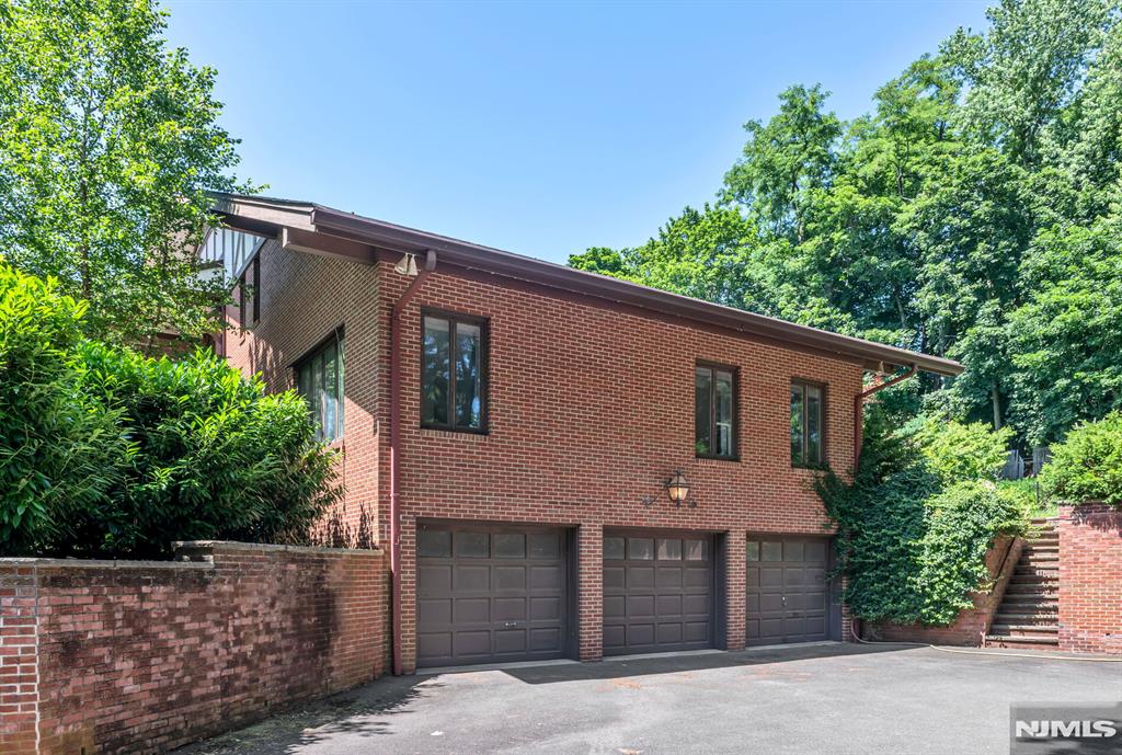 681 Closter Dock Road Closter, NJ 07624 - Photo 34 of 40