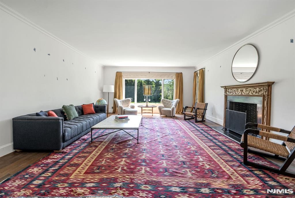 681 Closter Dock Road Closter, NJ 07624 - Photo 5 of 40