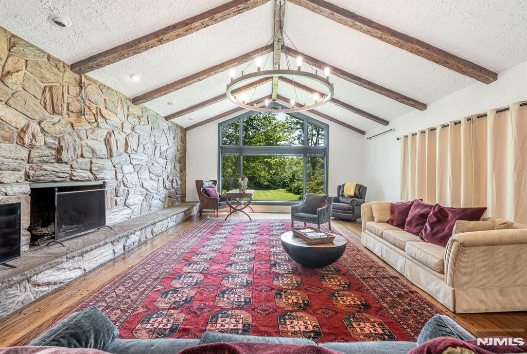 681 Closter Dock Road Closter, NJ 07624 - Photo 7 of 40