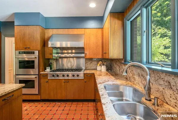 $15,000 | 681 Closter Dock Road, Closter, NJ 07624