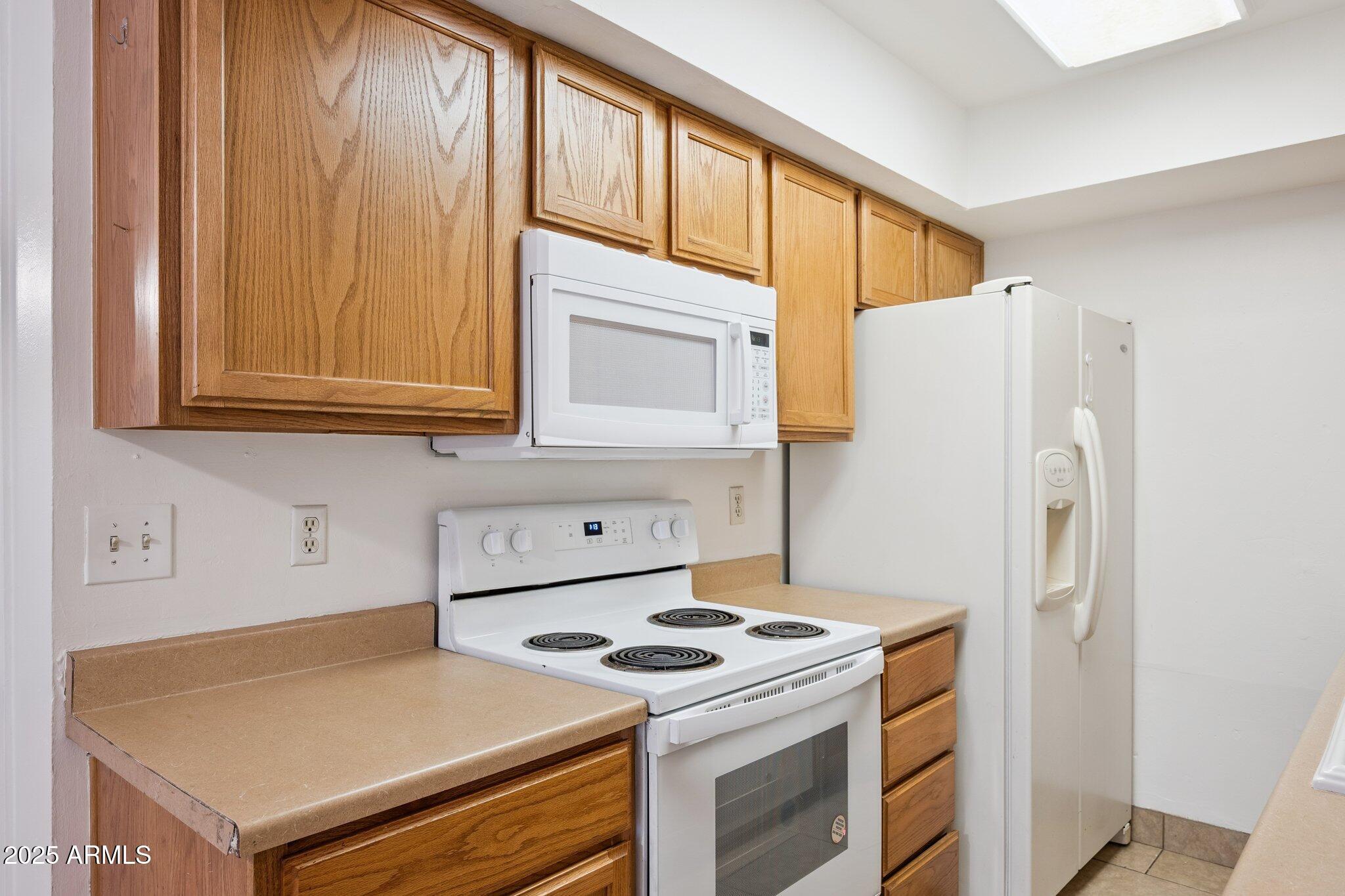 286 West Palomino Drive, Unit 79 Chandler, AZ 85225 - Photo 10 of 26 Kitchen
