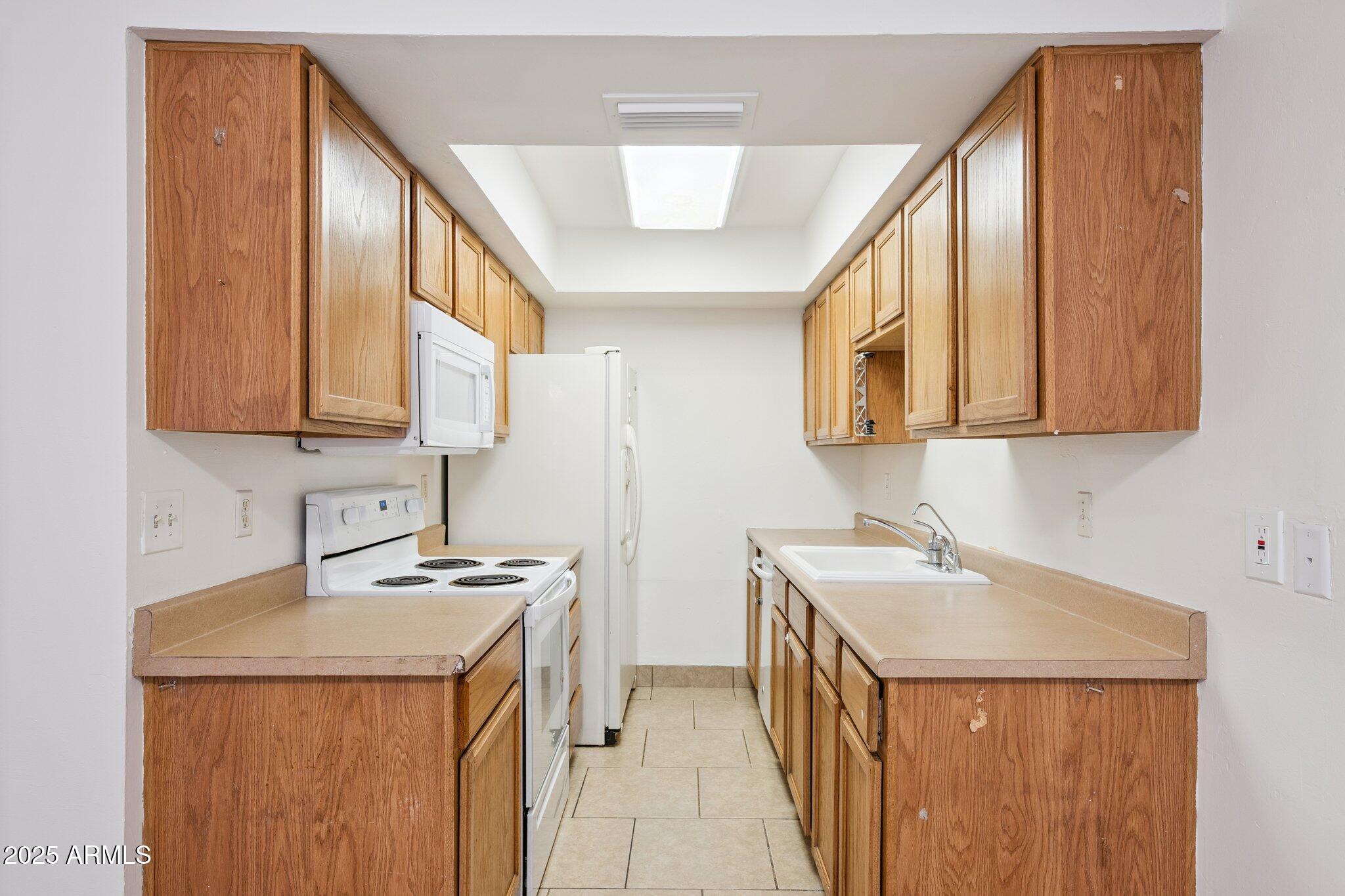 286 West Palomino Drive, Unit 79 Chandler, AZ 85225 - Photo 12 of 26 Kitchen3