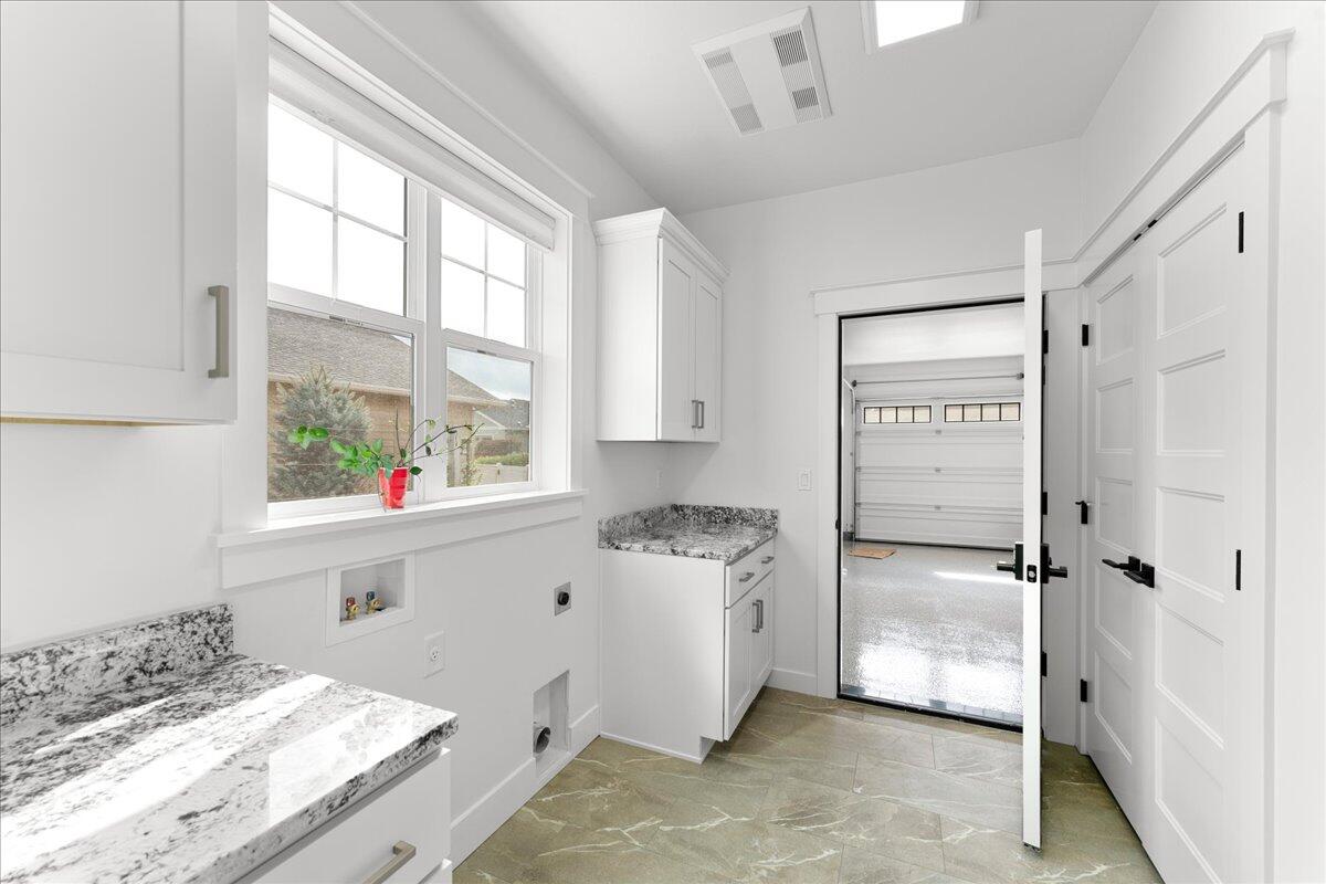 409 Castle Terrace Drive Central Point, OR 97502 - Photo 27 of 33