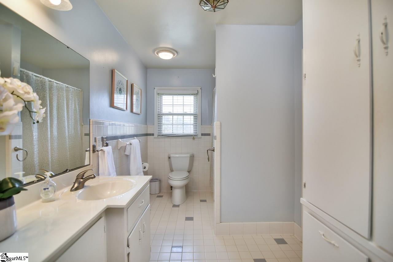 205 Gravley Road Greer, SC 29651 - Photo 13 of 36 Gallery Image 13