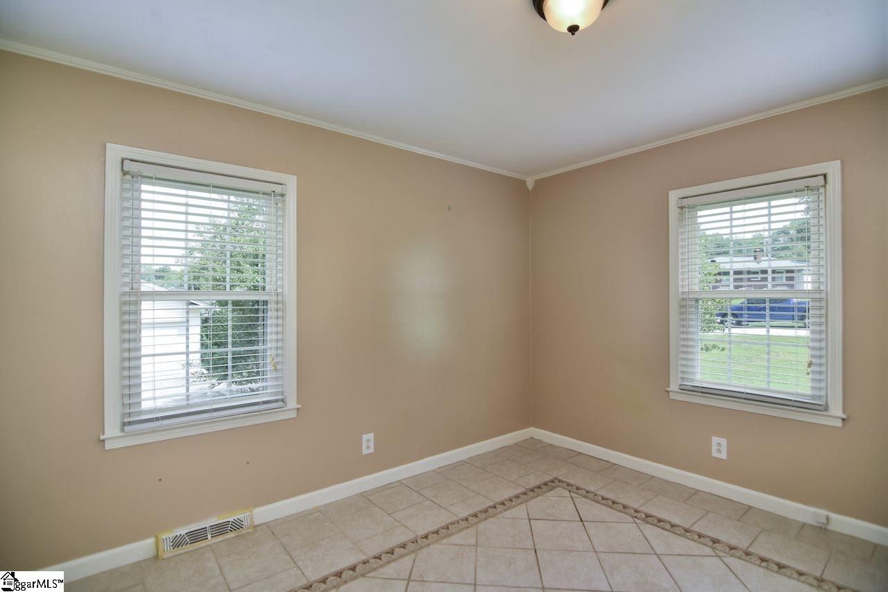205 Gravley Road Greer, SC 29651 - Photo 16 of 36 Gallery Image 16