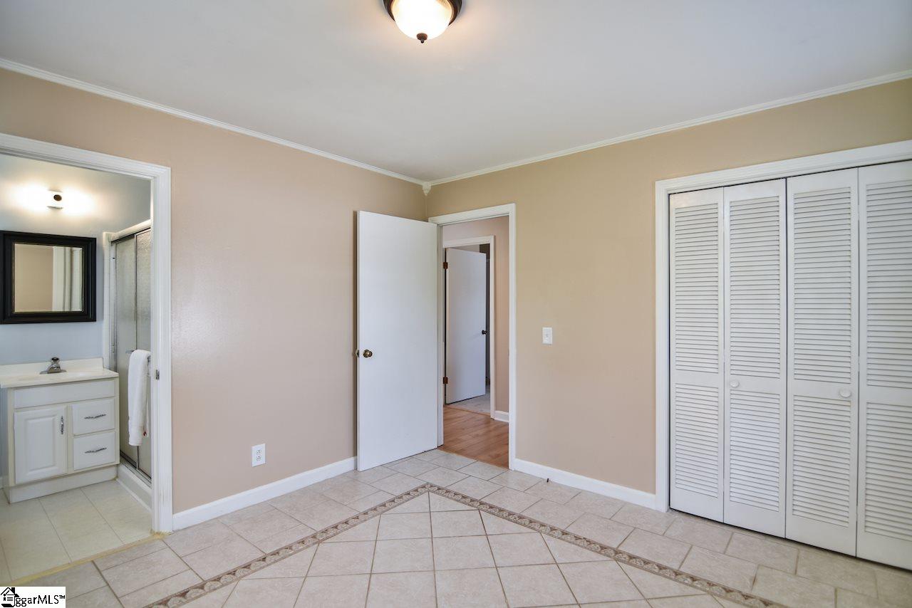 205 Gravley Road Greer, SC 29651 - Photo 17 of 36 Gallery Image 17