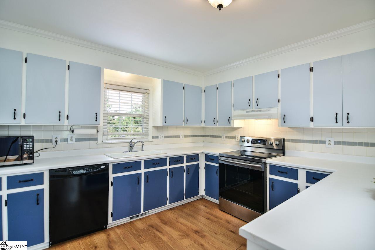 205 Gravley Road Greer, SC 29651 - Photo 9 of 36 Gallery Image 9