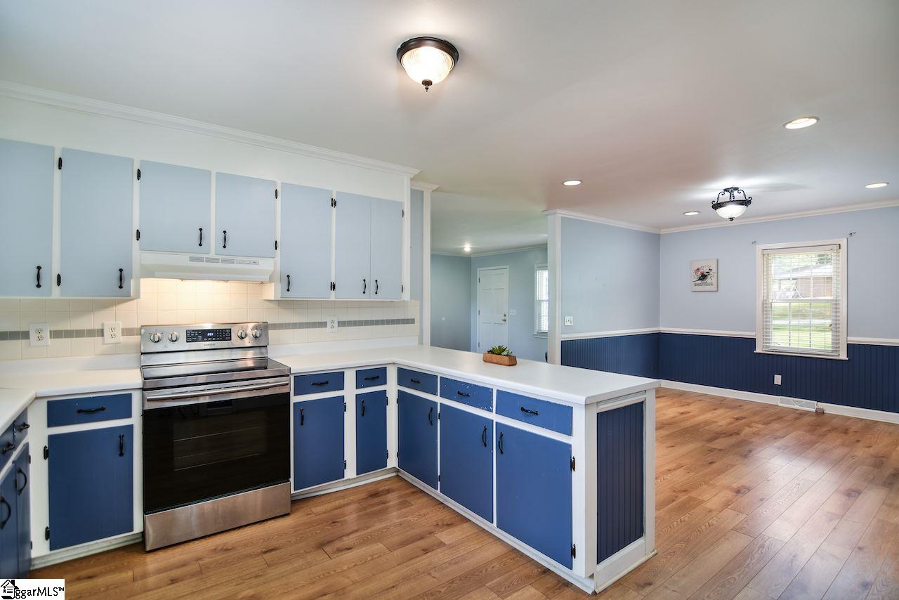 205 Gravley Road Greer, SC 29651 - Photo 10 of 36 Gallery Image 10