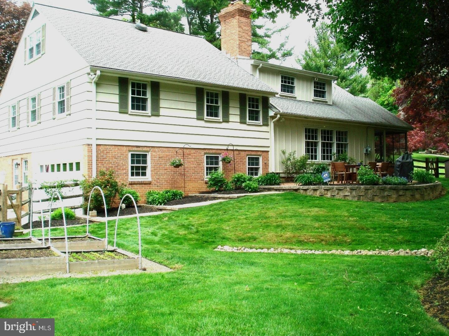 952 Weadley Road Wayne, PA 19087 - Photo 3 of 25 Exterior Back