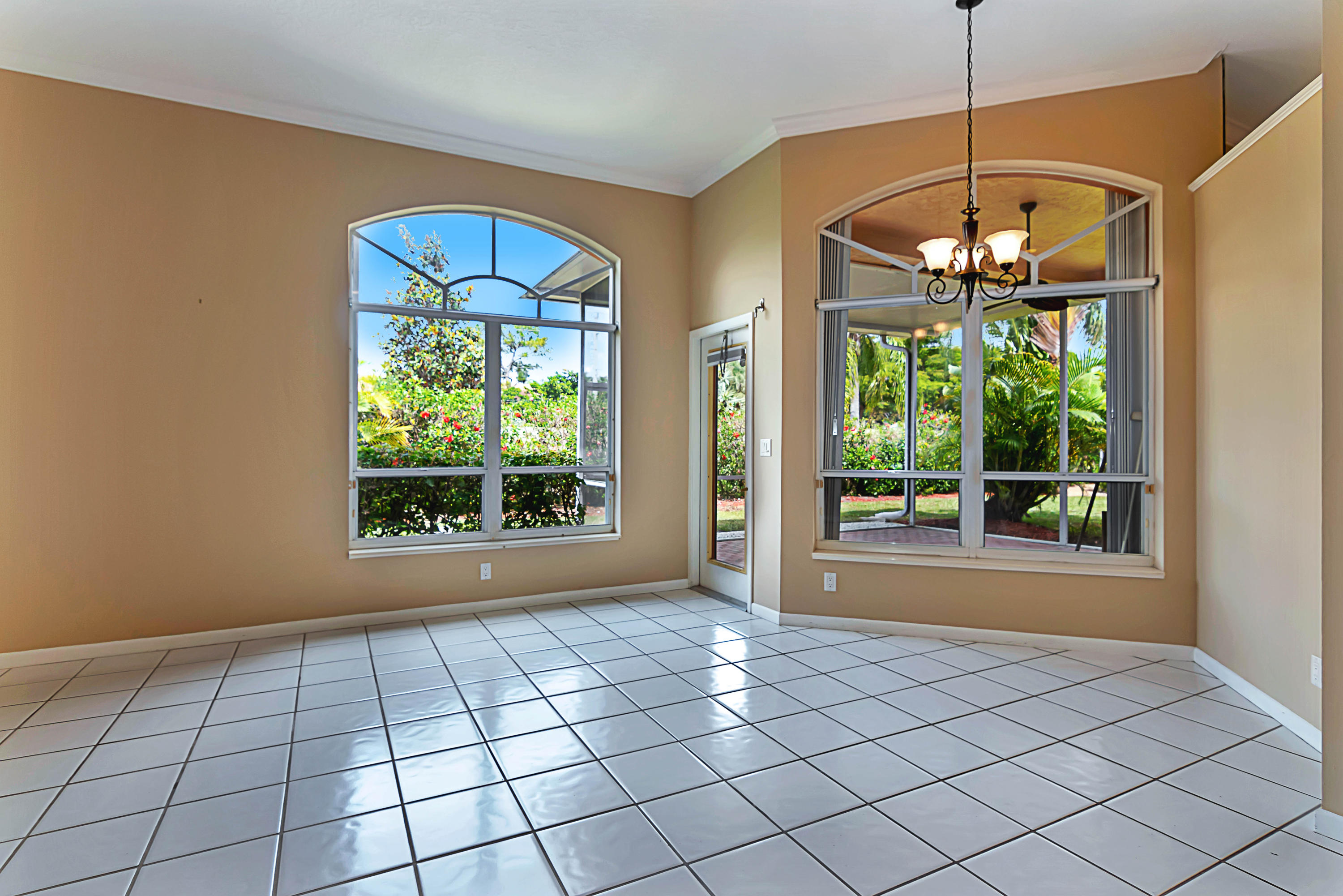 23270 Torre Circle Boca Raton, FL 33433 - Photo 10 of 23 Family Room
