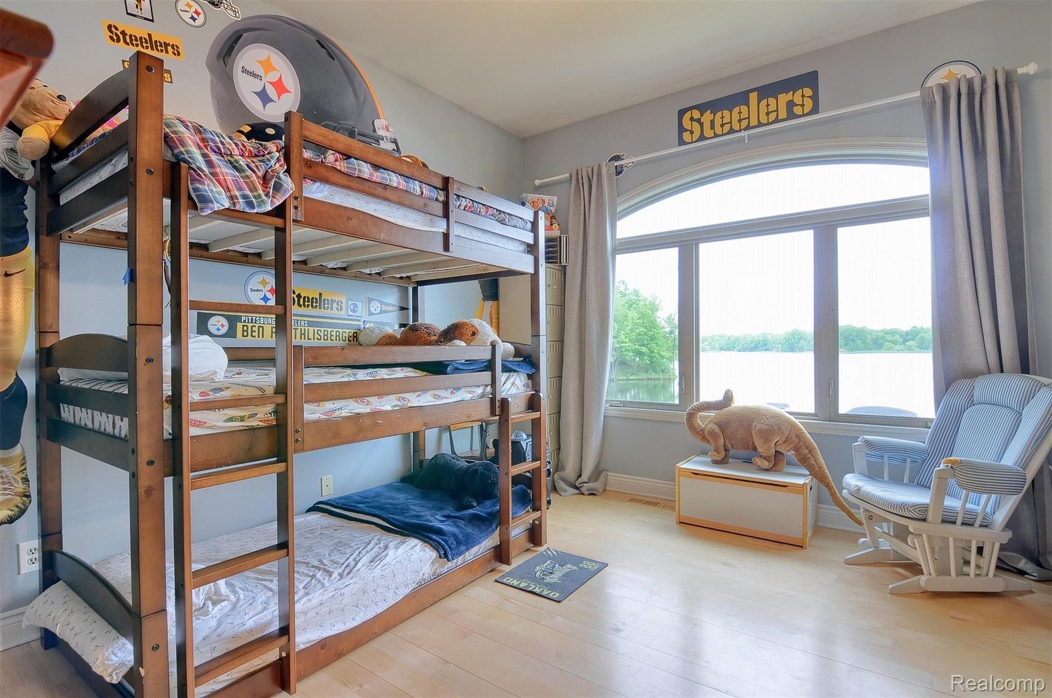 8311 Waumegah Road Clarkston, MI 48348 - Photo 26 of 61 28-2nd-Bedroom.jpg