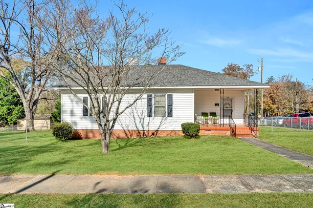 $129,900 | 500 West Calhoun Street, Joanna, SC 29351