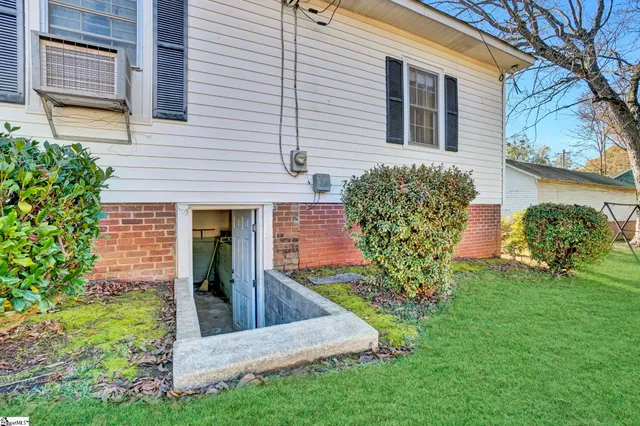 $129,900 | 500 West Calhoun Street, Joanna, SC 29351