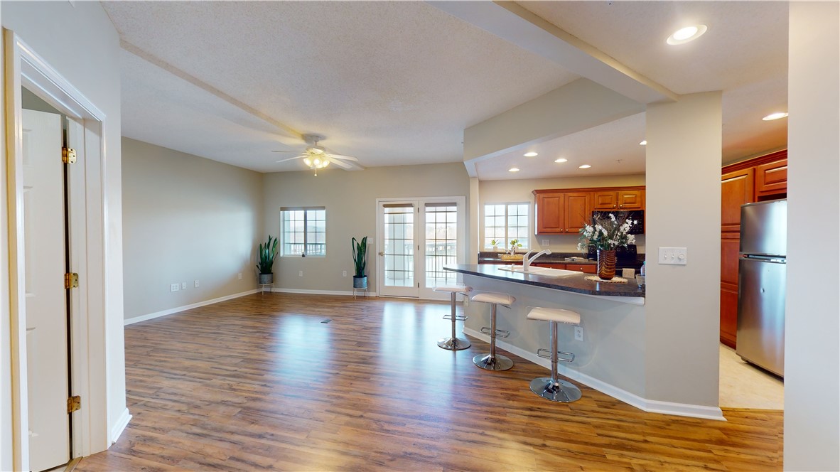849 Tiger Boulevard, Unit 202 Clemson, SC 29631 - Photo 4 of 25 Living