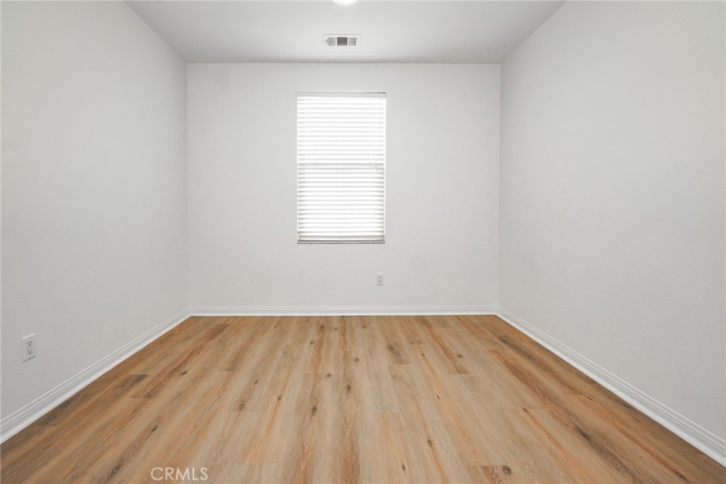 31 Bell Chime Irvine, CA 92618 - Photo 16 of 28 an empty room with a window