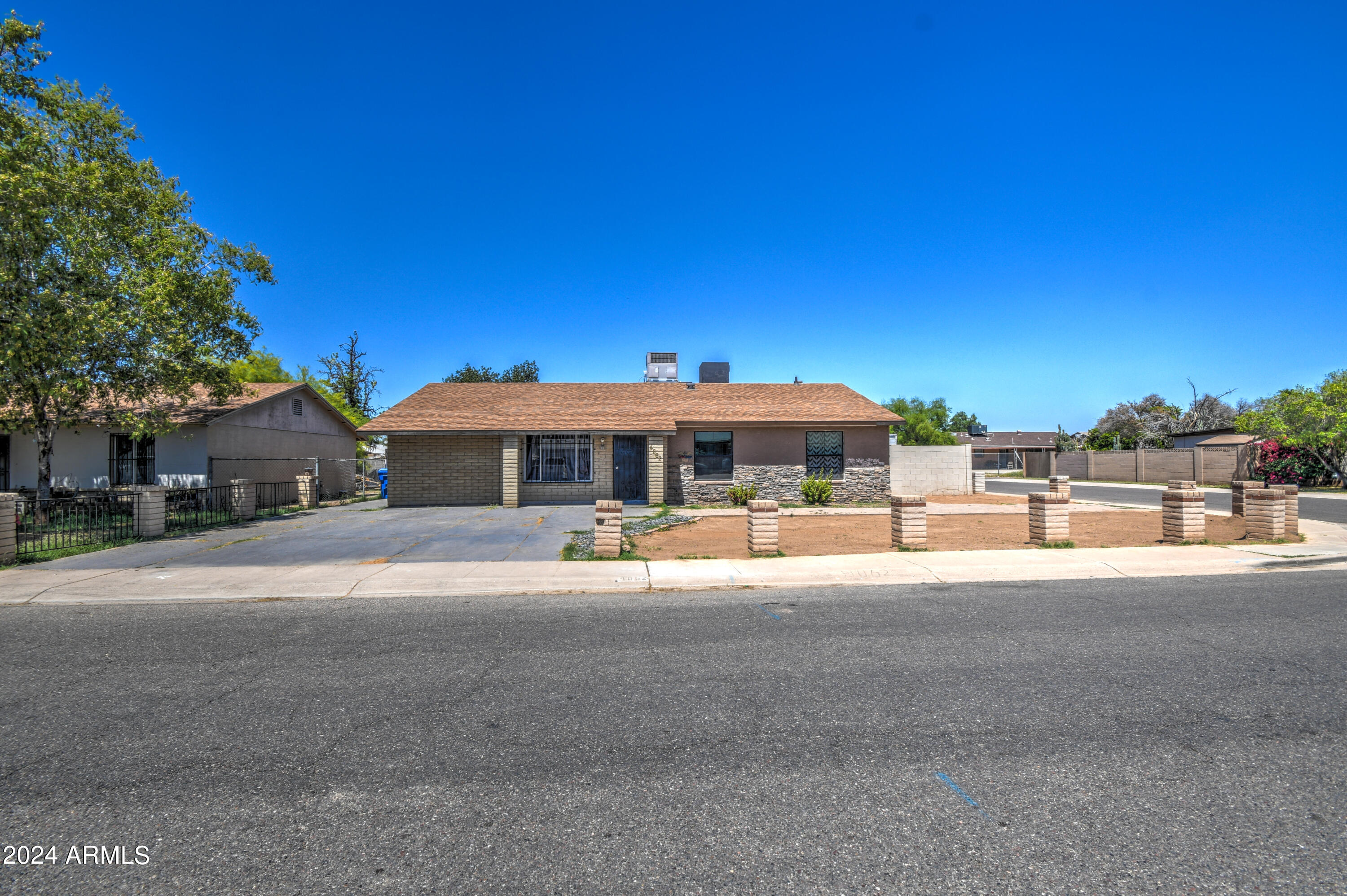 4862 West Almeria Road Phoenix, AZ 85035 - Photo 2 of 36 Front 2