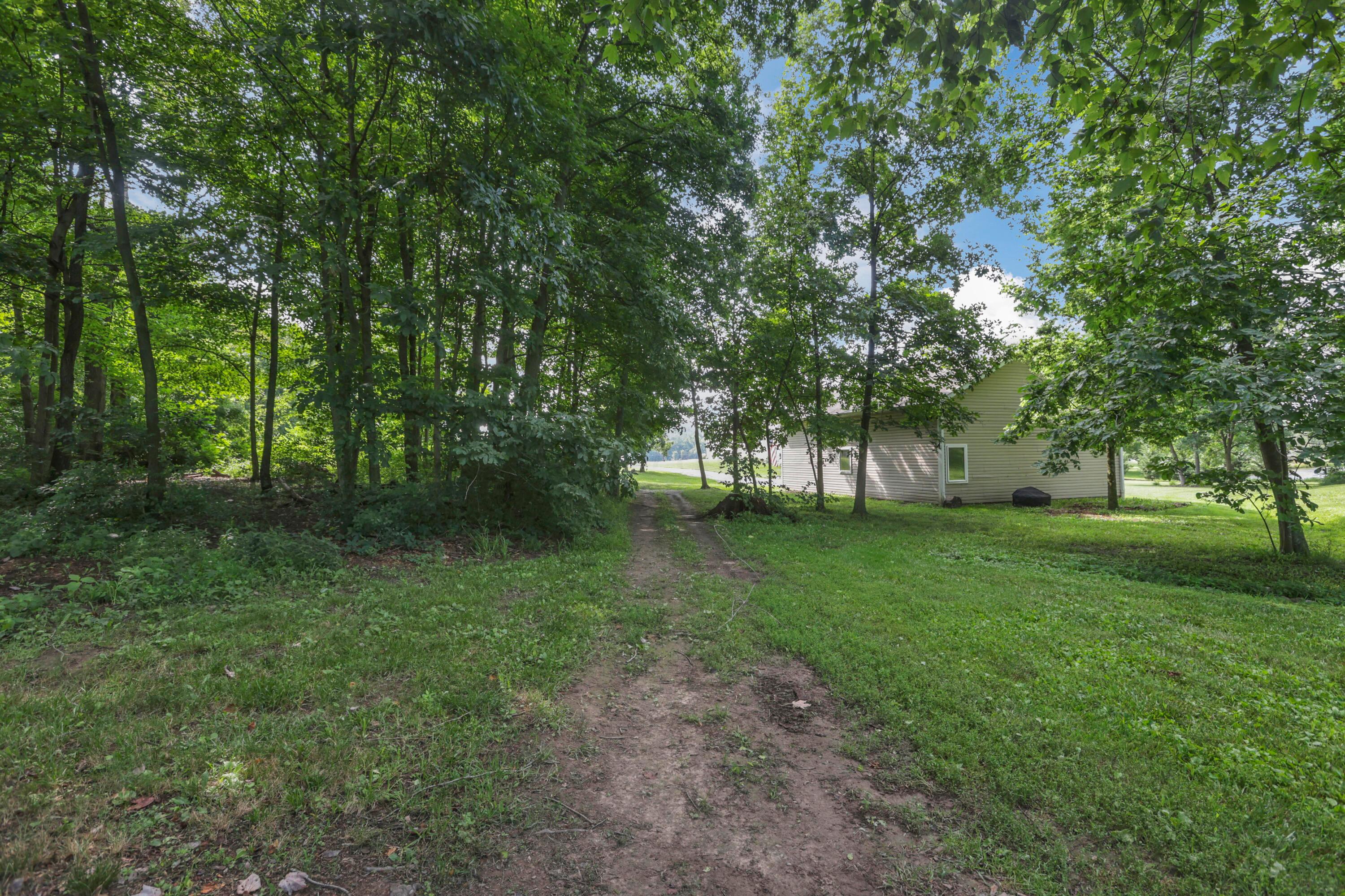 4225 Election House Road Northwest Lancaster, OH 43130 - Photo 66 of 96 Back & side yard views with trails