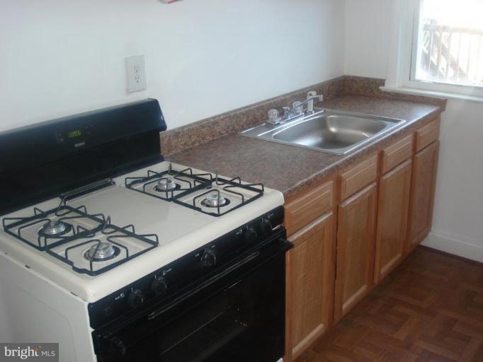 4306 Cortez Road Brooklyn, MD 21225 - Photo 10 of 12 Kitchen